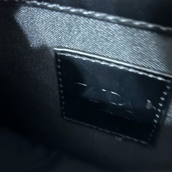 Zara NWOT vegan leather saddle bag black - Picture 5 of 6